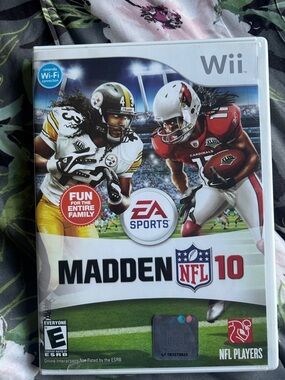 Nintendo Wii Madden NFL 10 - White Black Red